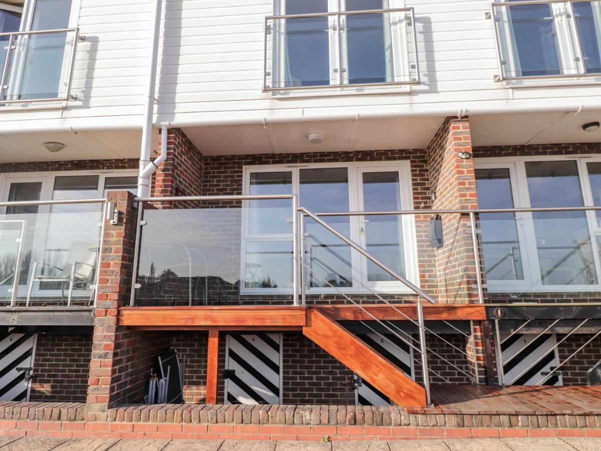 3 Tidal Apartment Rye Exterior photo